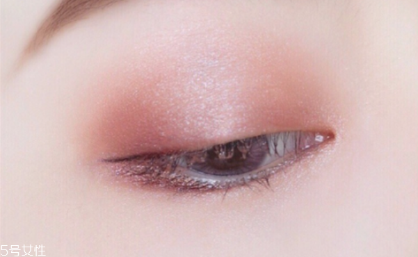 情人節(jié)化什么眼妝 約會(huì)眼妝畫法