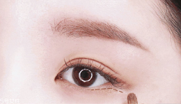 情人節(jié)化什么眼妝 約會(huì)眼妝畫法