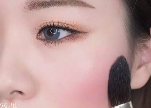 網(wǎng)紅妝怎么化 網(wǎng)紅妝步驟畫(huà)法 網(wǎng)紅妝怎么化 網(wǎng)紅妝步驟畫(huà)法