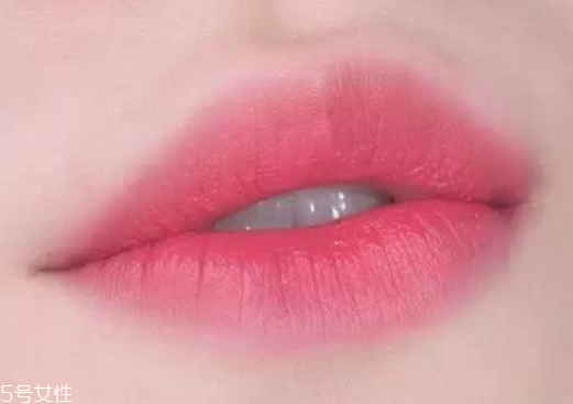 網(wǎng)紅妝怎么化 網(wǎng)紅妝步驟畫(huà)法 網(wǎng)紅妝怎么化 網(wǎng)紅妝步驟畫(huà)法