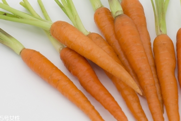 胡蘿卜為什么要用油炒 這是認(rèn)識(shí)誤區(qū) 胡蘿卜為什么要用油炒 這是認(rèn)識(shí)誤區(qū)