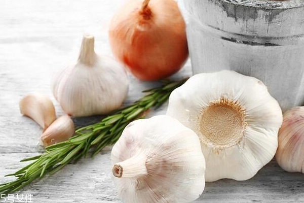 大蒜怎么長期保存 四個方法教給你 大蒜怎么長期保存 四個方法教給你