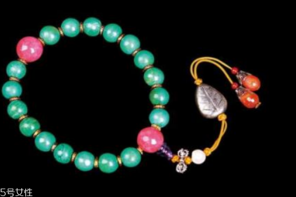 孔雀石有收藏價(jià)值嗎 要看具體品質(zhì) 孔雀石有收藏價(jià)值嗎 要看具體品質(zhì)