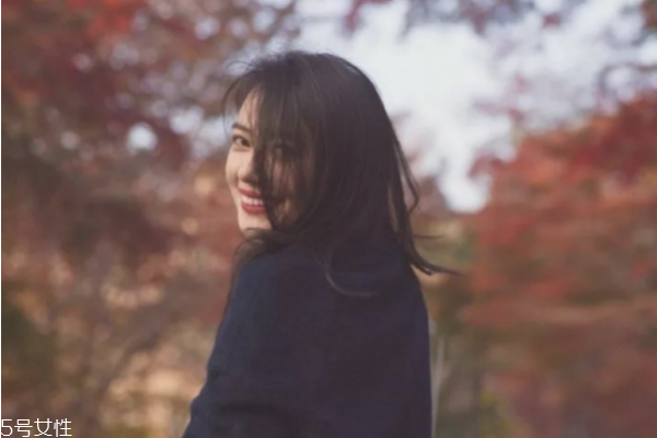 秋冬口紅哪個(gè)顏色好看 秋冬口紅色號(hào)推薦 秋冬口紅哪個(gè)顏色好看 秋冬口紅色號(hào)推薦