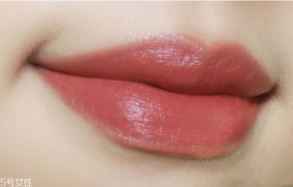 秋冬口紅哪個(gè)顏色好看 秋冬口紅色號(hào)推薦 秋冬口紅哪個(gè)顏色好看 秋冬口紅色號(hào)推薦