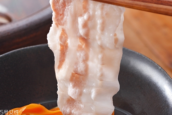 五花肉可以鹵嗎 沒什么不可以 五花肉可以鹵嗎 沒什么不可以