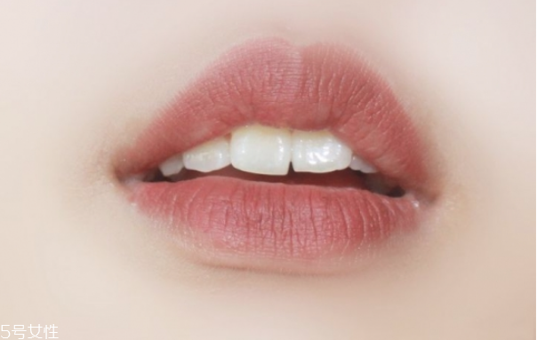 秋冬口紅哪個(gè)顏色好看 秋冬口紅色號(hào)推薦 秋冬口紅哪個(gè)顏色好看 秋冬口紅色號(hào)推薦