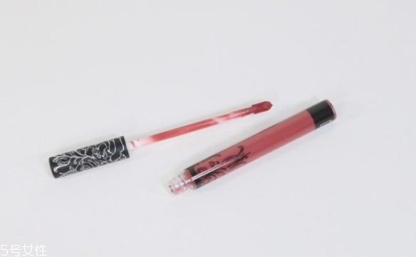 秋冬口紅哪個(gè)顏色好看 秋冬口紅色號(hào)推薦 秋冬口紅哪個(gè)顏色好看 秋冬口紅色號(hào)推薦