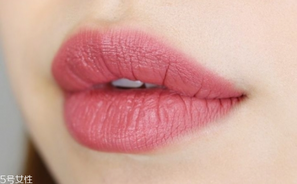 秋冬口紅哪個(gè)顏色好看 秋冬口紅色號(hào)推薦 秋冬口紅哪個(gè)顏色好看 秋冬口紅色號(hào)推薦