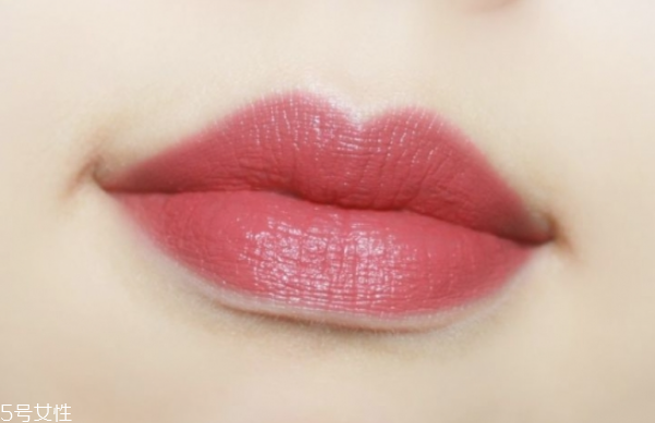 秋冬口紅哪個(gè)顏色好看 秋冬口紅色號(hào)推薦 秋冬口紅哪個(gè)顏色好看 秋冬口紅色號(hào)推薦