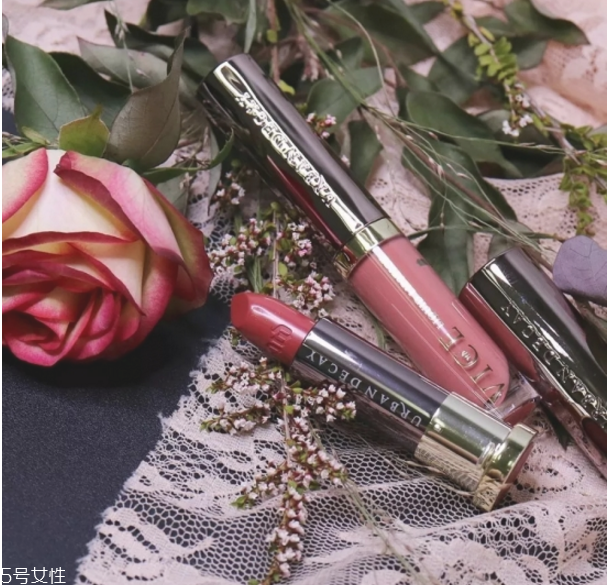 秋冬口紅哪個(gè)顏色好看 秋冬口紅色號(hào)推薦 秋冬口紅哪個(gè)顏色好看 秋冬口紅色號(hào)推薦