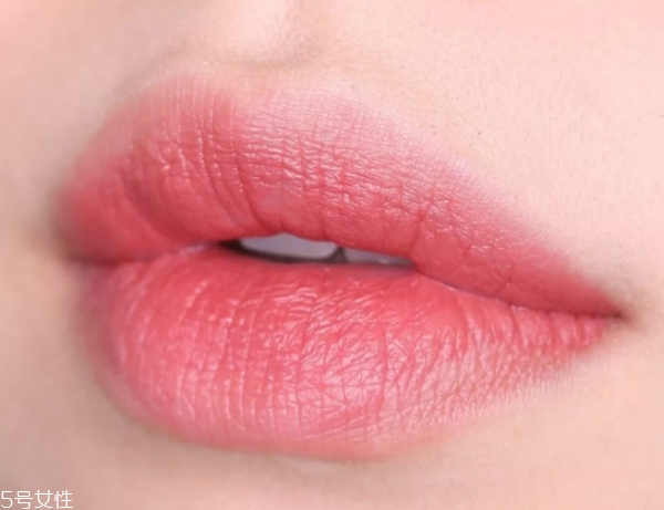 秋冬口紅哪個(gè)顏色好看 秋冬口紅色號(hào)推薦 秋冬口紅哪個(gè)顏色好看 秋冬口紅色號(hào)推薦