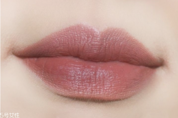 秋冬口紅哪個(gè)顏色好看 秋冬口紅色號(hào)推薦 秋冬口紅哪個(gè)顏色好看 秋冬口紅色號(hào)推薦