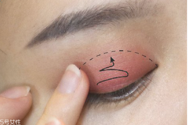 復(fù)古妝怎么畫(huà) 復(fù)古妝容教程