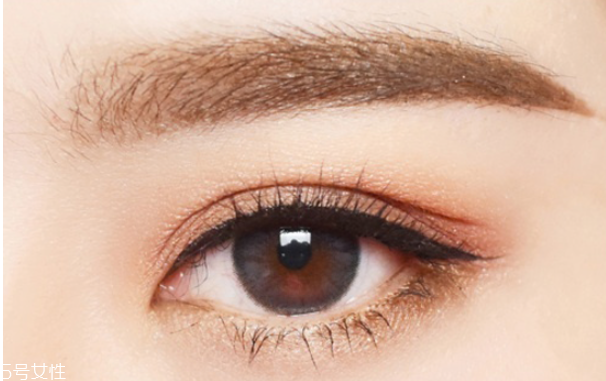 冬日氣質(zhì)妝容教程 冬日最in妝容 冬日氣質(zhì)妝容教程 冬日最in妝容