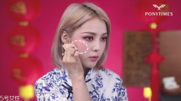 冬日氣質(zhì)妝容教程 冬日最in妝容 冬日氣質(zhì)妝容教程 冬日最in妝容