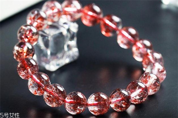 草莓晶和粉晶哪個(gè)好 各自優(yōu)點(diǎn)不同 草莓晶和粉晶哪個(gè)好 各自優(yōu)點(diǎn)不同