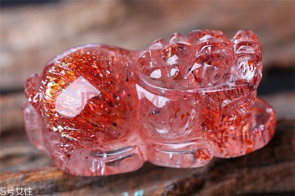 草莓晶可以戴著睡覺(jué)嗎 影響并不大 草莓晶可以戴著睡覺(jué)嗎 影響并不大