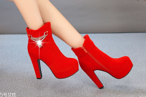 冬天結(jié)婚穿什么鞋子 婚鞋這樣選 冬天結(jié)婚穿什么鞋子 婚鞋這樣選