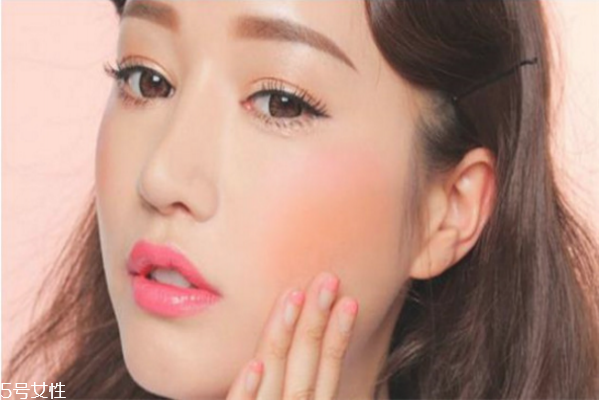 美瞳哪個(gè)顏色自然 自然色美瞳推薦 美瞳哪個(gè)顏色自然 自然色美瞳推薦