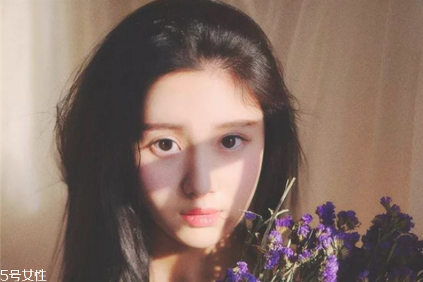 美瞳哪個(gè)顏色自然 自然色美瞳推薦 美瞳哪個(gè)顏色自然 自然色美瞳推薦