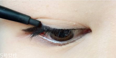 內(nèi)雙怎么畫眼妝 內(nèi)雙大眼妝的畫法 內(nèi)雙怎么畫眼妝 內(nèi)雙大眼妝的畫法