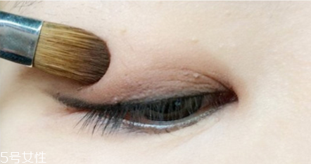 內(nèi)雙怎么畫眼妝 內(nèi)雙大眼妝的畫法 內(nèi)雙怎么畫眼妝 內(nèi)雙大眼妝的畫法