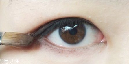 內(nèi)雙怎么畫眼妝 內(nèi)雙大眼妝的畫法 內(nèi)雙怎么畫眼妝 內(nèi)雙大眼妝的畫法