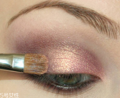 外雙眼皮怎么化妝好看 雙眼皮眼線(xiàn)畫(huà)法步驟