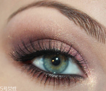 外雙眼皮怎么化妝好看 雙眼皮眼線(xiàn)畫(huà)法步驟