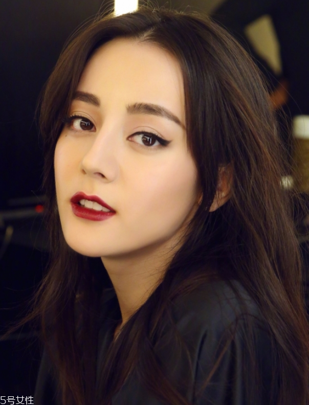 外雙眼皮怎么化妝好看 雙眼皮眼線(xiàn)畫(huà)法步驟