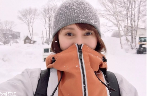 外雙眼皮怎么化妝好看 雙眼皮眼線(xiàn)畫(huà)法步驟