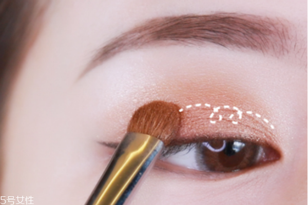 漸層眼影的畫法 漸層眼影畫法步驟圖 漸層眼影的畫法 漸層眼影畫法步驟圖