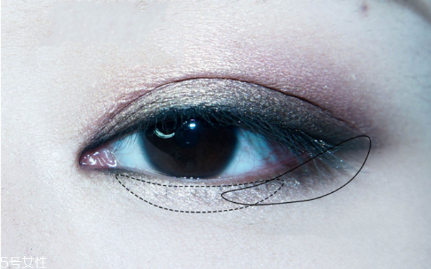 漸層眼影的畫法 漸層眼影畫法步驟圖 漸層眼影的畫法 漸層眼影畫法步驟圖