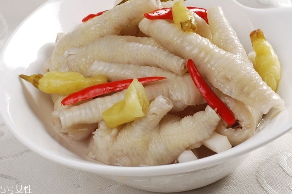 泡椒鳳爪要放冰箱嗎 這是必須的 泡椒鳳爪要放冰箱嗎 這是必須的