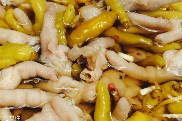 泡椒鳳爪為什么那么辣 泡椒的味道 泡椒鳳爪為什么那么辣 泡椒的味道