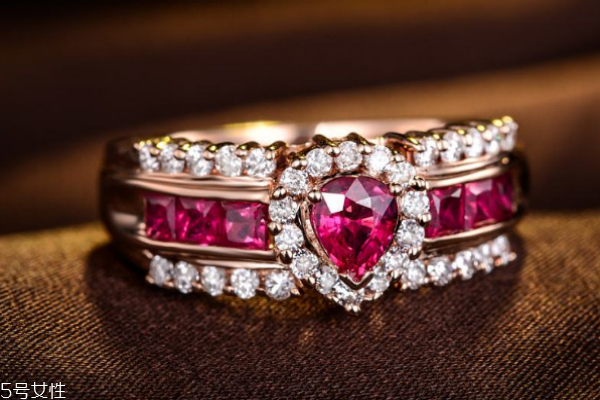 紅寶石適合什么年齡段 這些人都能戴 紅寶石適合什么年齡段 這些人都能戴