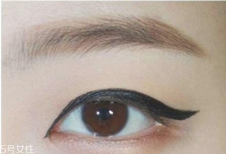 單眼皮內(nèi)雙怎么畫(huà)眼線 單眼皮內(nèi)雙女生眼妝畫(huà)法技巧