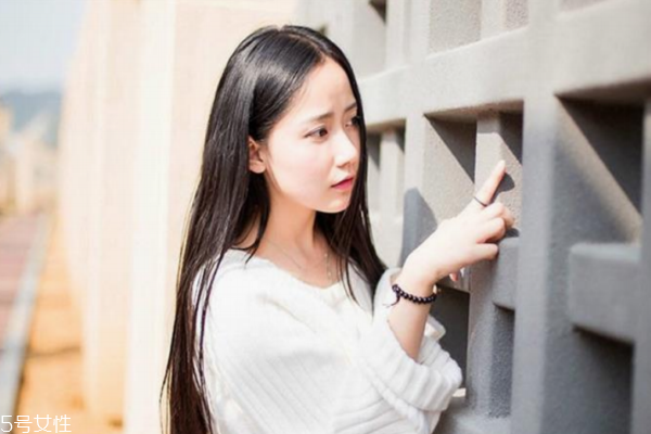 怎樣給自己挑選護(hù)膚品 光滑水潤(rùn)有絕招 怎樣給自己挑選護(hù)膚品 光滑水潤(rùn)有絕招