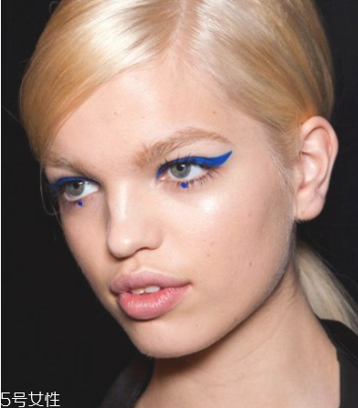 初學(xué)者怎樣畫眼線 各種眼型的眼線畫法 初學(xué)者怎樣畫眼線 各種眼型的眼線畫法