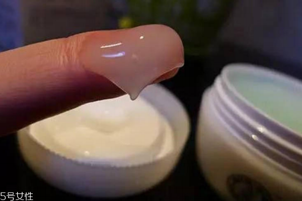 換季怎樣給肌膚快速補水 告別肌渴狀態(tài) 換季怎樣給肌膚快速補水 告別肌渴狀態(tài)