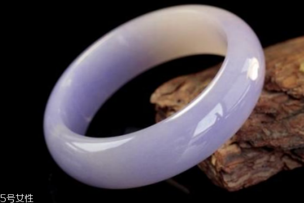 紫羅蘭翡翠手鐲價格 獨(dú)特的翡翠品種