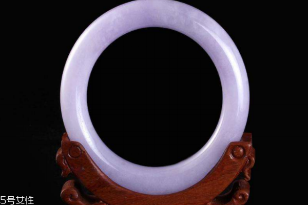 紫羅蘭翡翠手鐲價格 獨(dú)特的翡翠品種