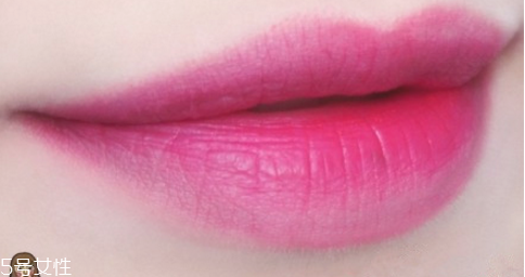 怎么快速學(xué)會(huì)化妝 最簡(jiǎn)單眼妝畫法教程