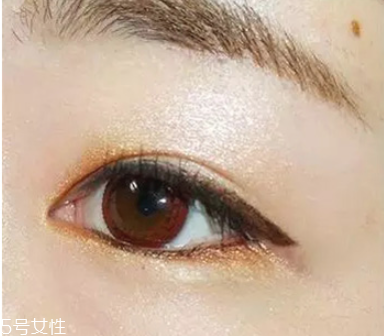 怎么快速學(xué)會(huì)化妝 最簡(jiǎn)單眼妝畫法教程