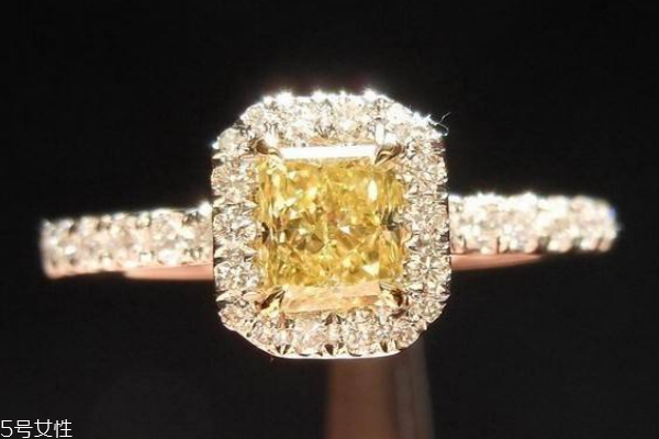 黃鉆石一克拉多少錢 價(jià)格不便宜 黃鉆石一克拉多少錢 價(jià)格不便宜