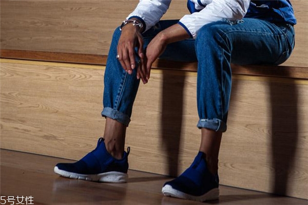 李寧防偽碼查詢?cè)谀睦?認(rèn)準(zhǔn)官方正品 李寧防偽碼查詢?cè)谀睦?認(rèn)準(zhǔn)官方正品