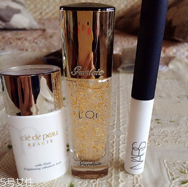 嬌蘭妝前乳和cpb隔離哪個(gè)好 兩款?yuàn)y前對比 嬌蘭妝前乳和cpb隔離哪個(gè)好 兩款?yuàn)y前對比