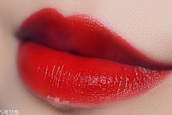 阿瑪尼紅管402和黑管402區(qū)別 阿瑪尼紅管402專柜價(jià) 阿瑪尼紅管402和黑管402區(qū)別 阿瑪尼紅管402專柜價(jià)