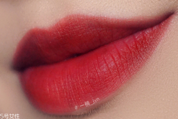 阿瑪尼紅管402和黑管402區(qū)別 阿瑪尼紅管402專柜價(jià) 阿瑪尼紅管402和黑管402區(qū)別 阿瑪尼紅管402專柜價(jià)